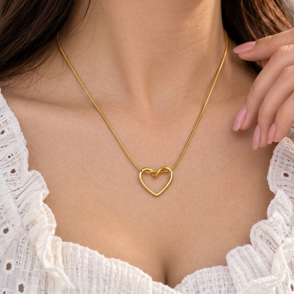 18K Elegant Heart-Shaped Pendant Necklace for Girls