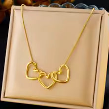 Triple Heart Interlinked Pendant Necklace – Elegant Gold-Tone Love Necklace