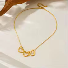 Triple Heart Interlinked Pendant Necklace – Elegant Gold-Tone Love Necklace